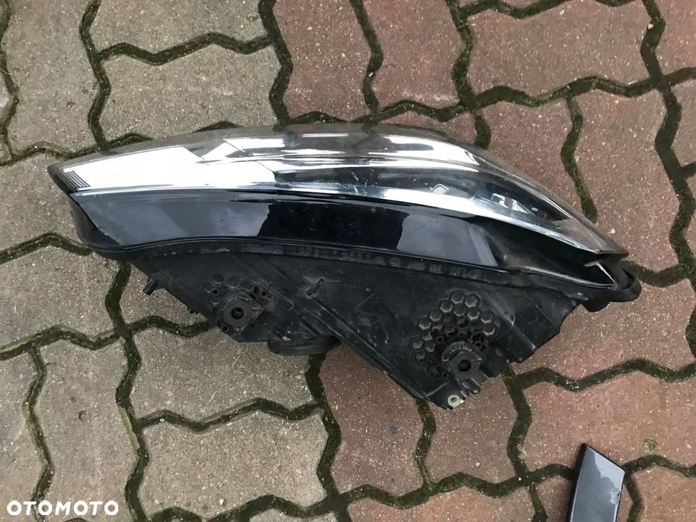 LAMPA VW CADDY 2K5 2015-19 REFLEKTOR ZWYKŁY CHROM - 2