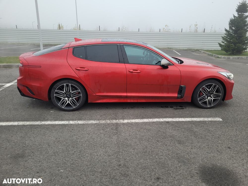 Kia Stinger - 1