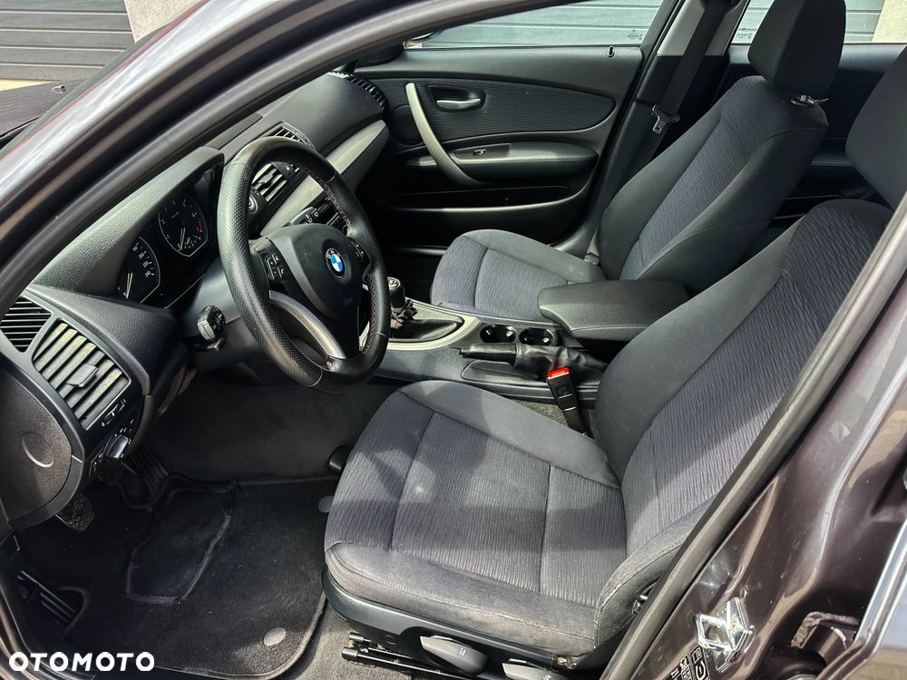 BMW Seria 1 116i - 23