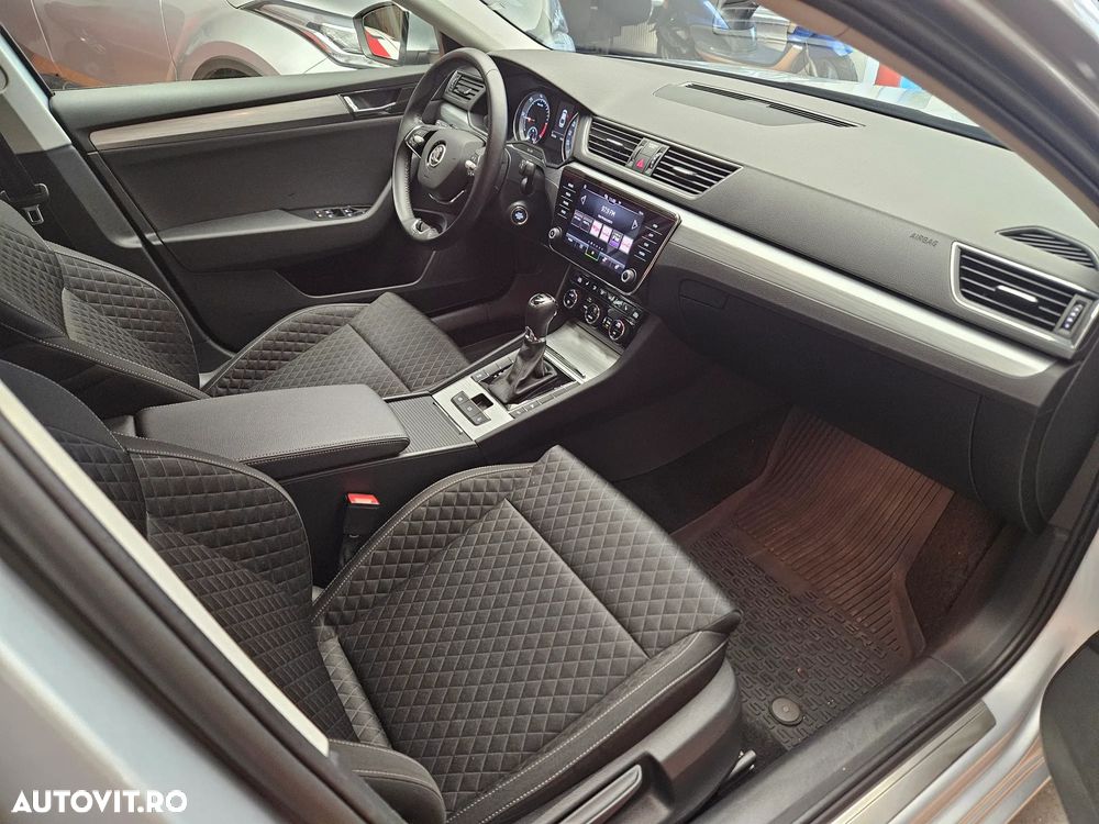 Skoda Superb 2.0 TDI DSG Ambition - 17