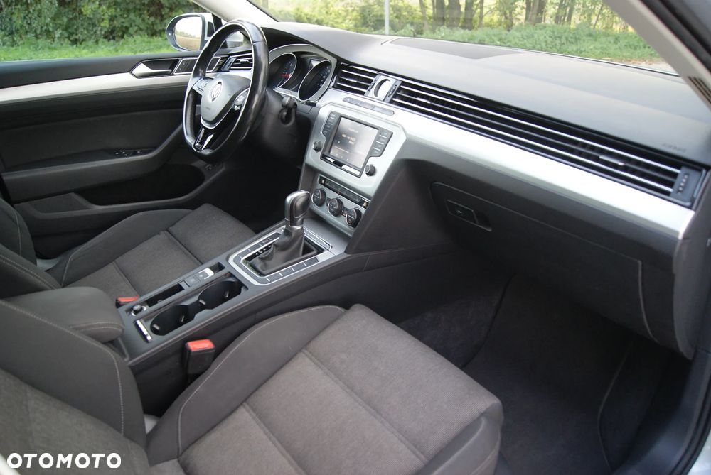 Volkswagen Passat 2.0 TDI SCR DSG Highline - 20