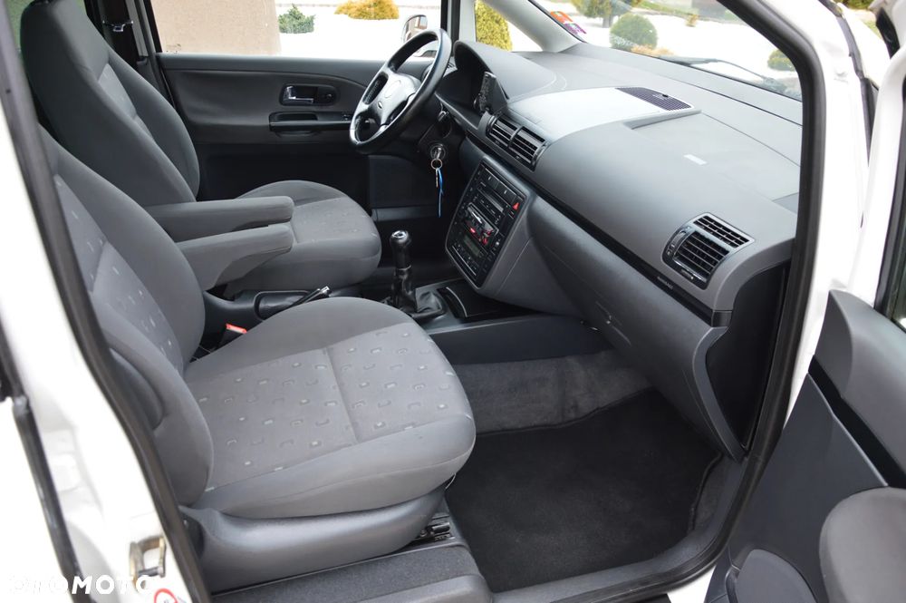 Volkswagen Sharan 1.9 TDI Trendline - 26