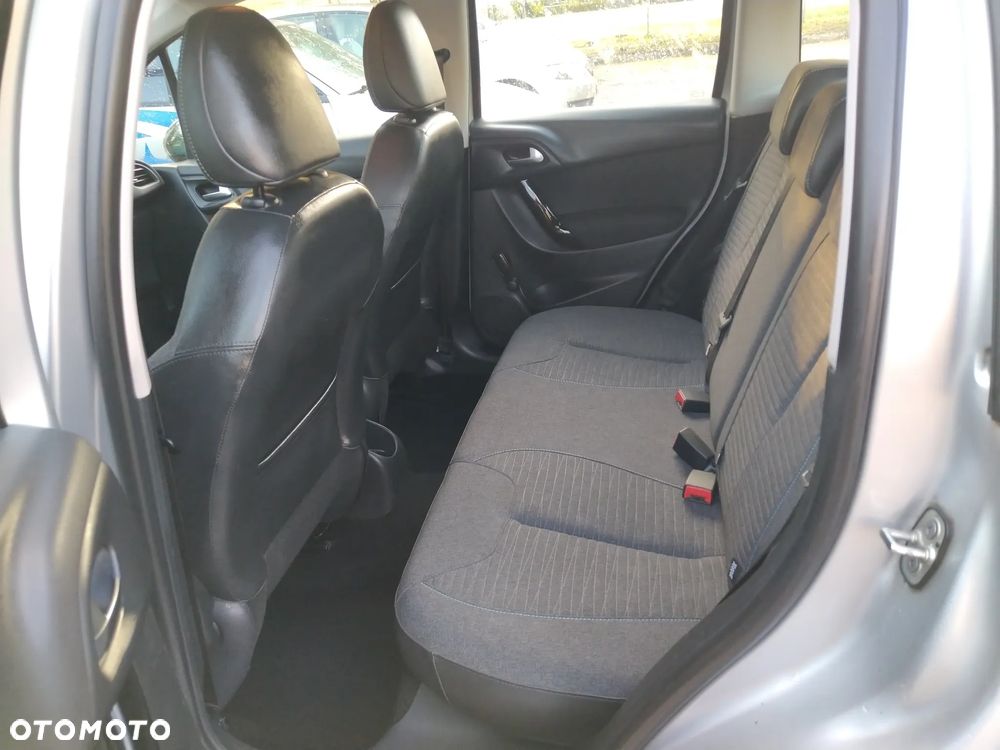 Citroën C3 1.2 PureTech Exclusive - 25