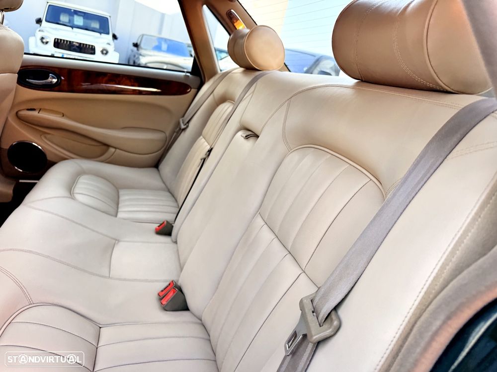 Jaguar XJ XJ8 3.2 Executive - 36