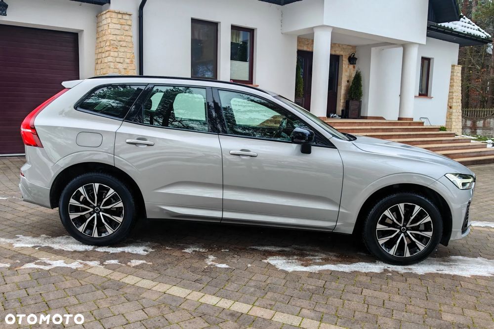 Volvo XC 60 B4 D AWD Plus Dark - 6