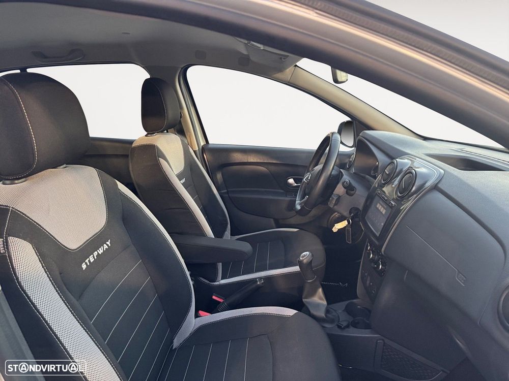 Dacia Sandero 0.9 TCe Stepway - 15