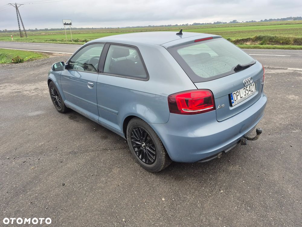 Audi A3 3-drzwiowe 1.6 TDI DPF Ambiente - 6