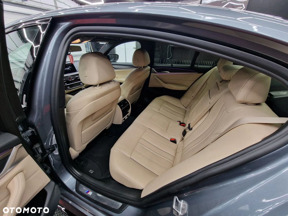 BMW Seria 5 530i M Sport Edition - 10