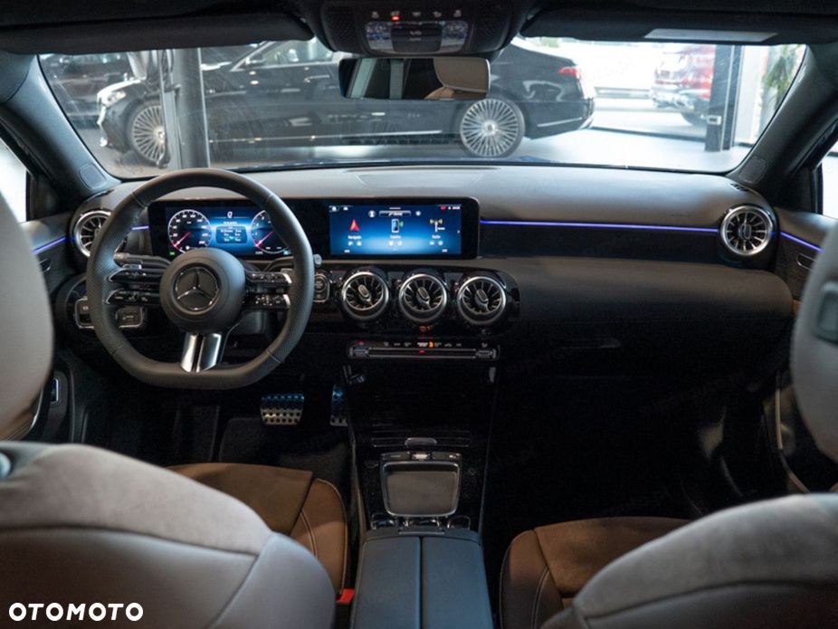 Mercedes-Benz Klasa A 220 4-Matic AMG Line 8G-DCT - 10