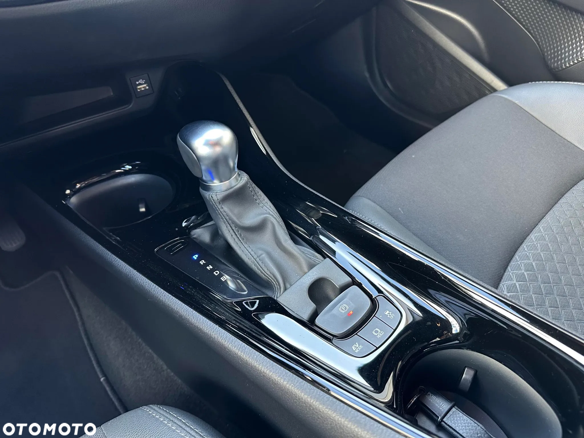Toyota C-HR 1.8 Hybrid Style - 12