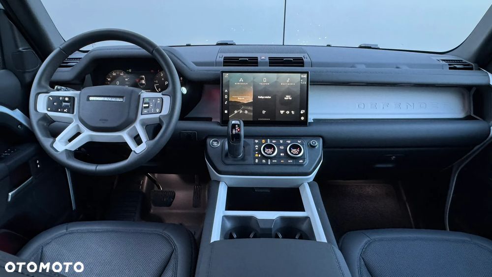 Land Rover Defender - 11