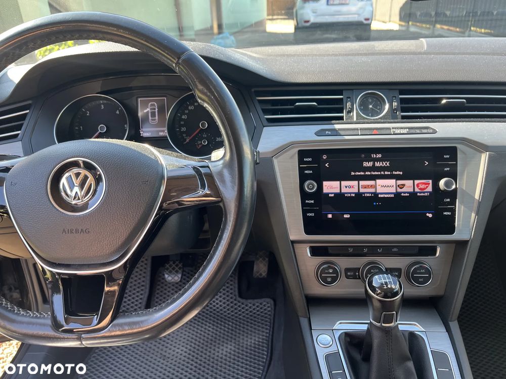 Volkswagen Passat - 15