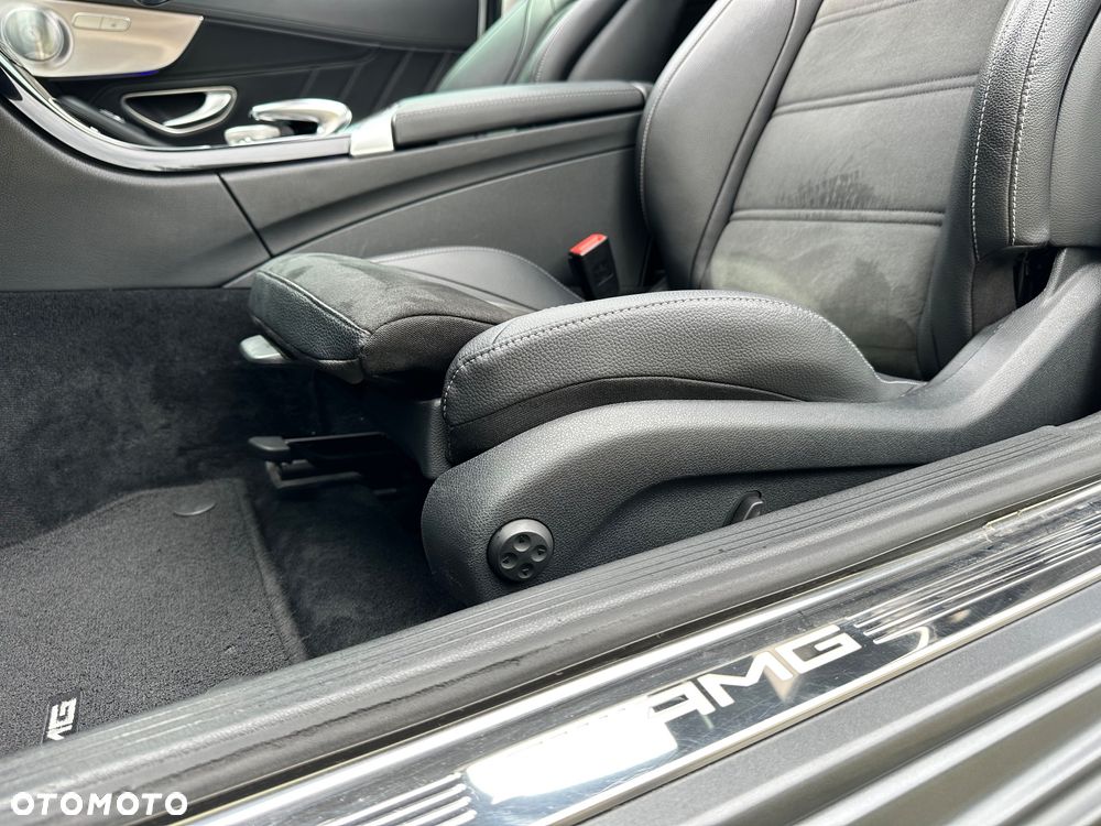 Mercedes-Benz Klasa C AMG 63 S AMG Speedshift MCT 9G - 26