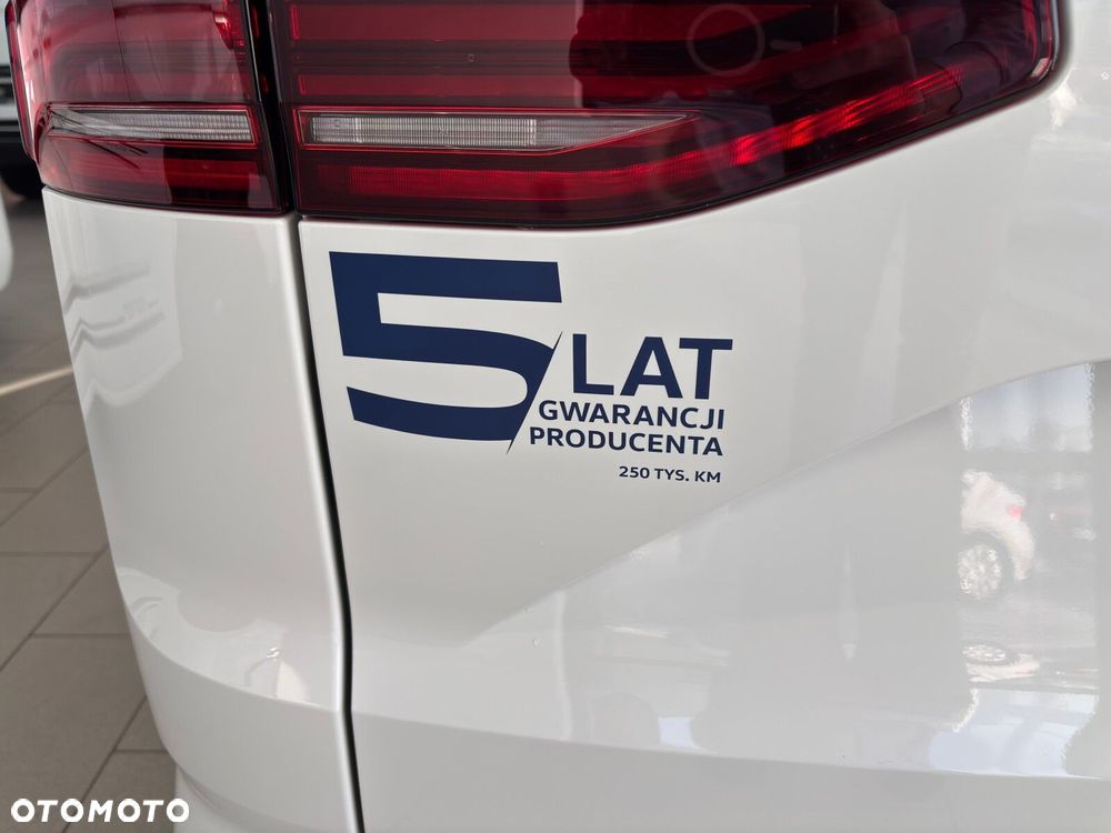 Volkswagen multivan EDITION L2 2.0 TDI 150 KM 7-DSG 8m - 9
