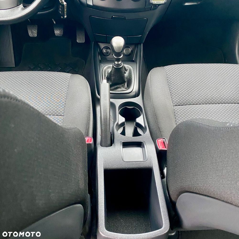 Hyundai i30 i30cw 1.6 CRDi FIFA WM Edition - 18