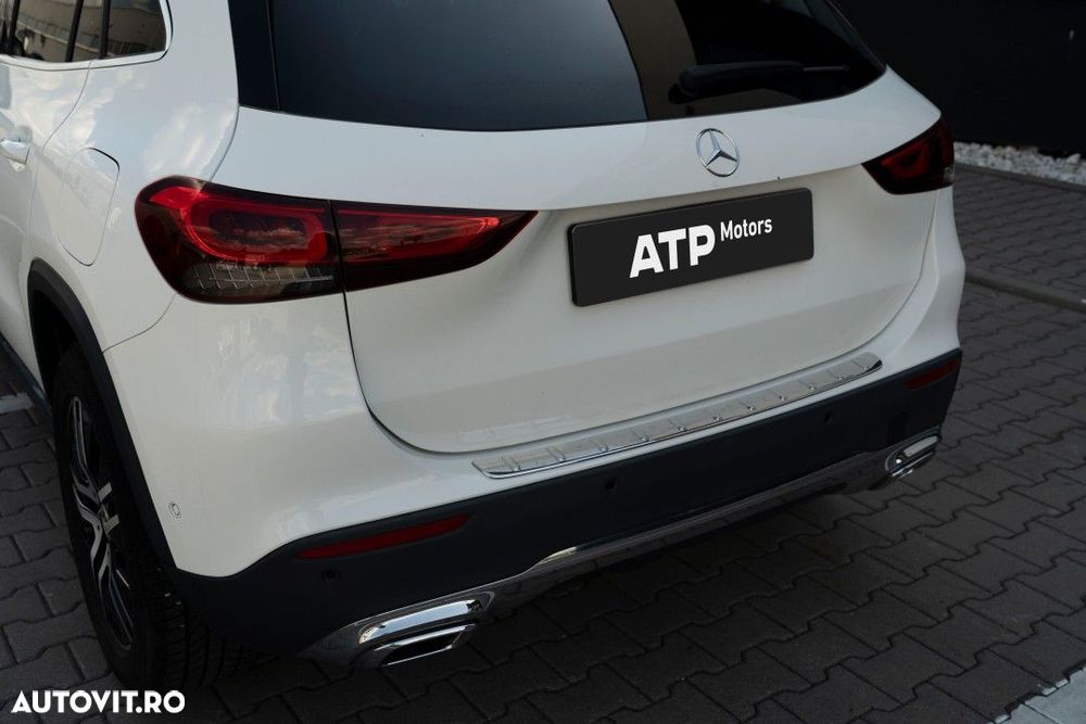 Mercedes-Benz GLA - 33