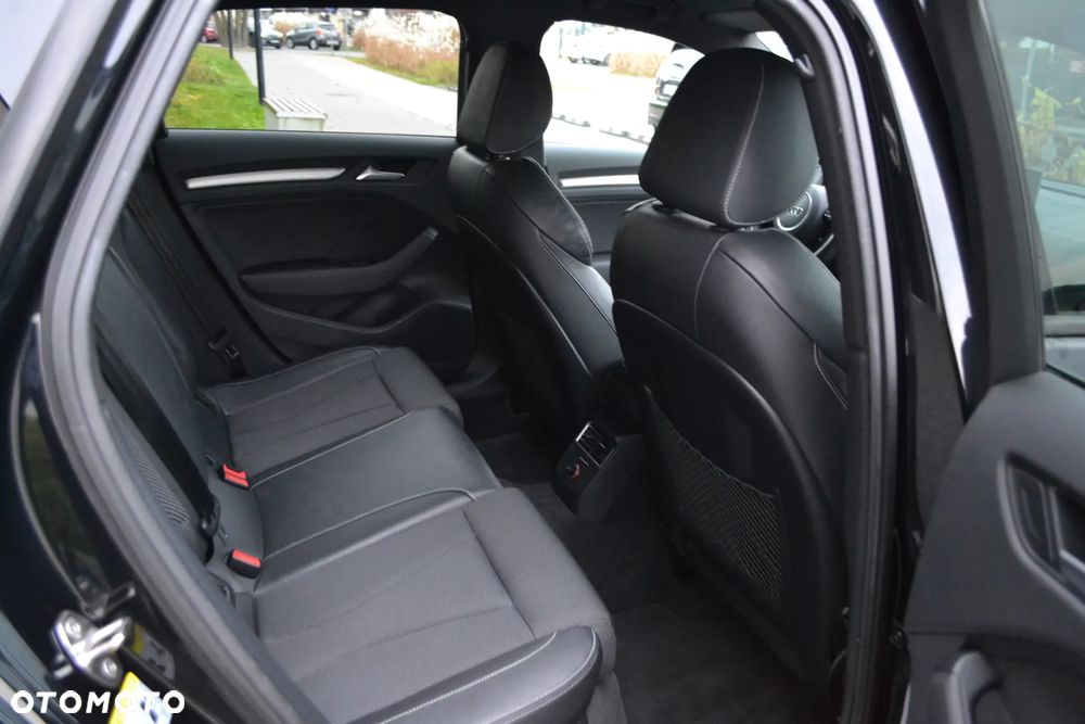 Audi A3 Sportback 1.4 TFSI S tronic S line Sportpaket - 24