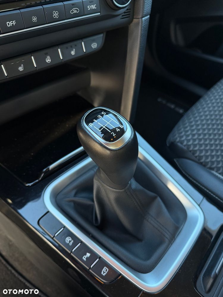 Kia Ceed 1.5 T-GDI Business Line - 12