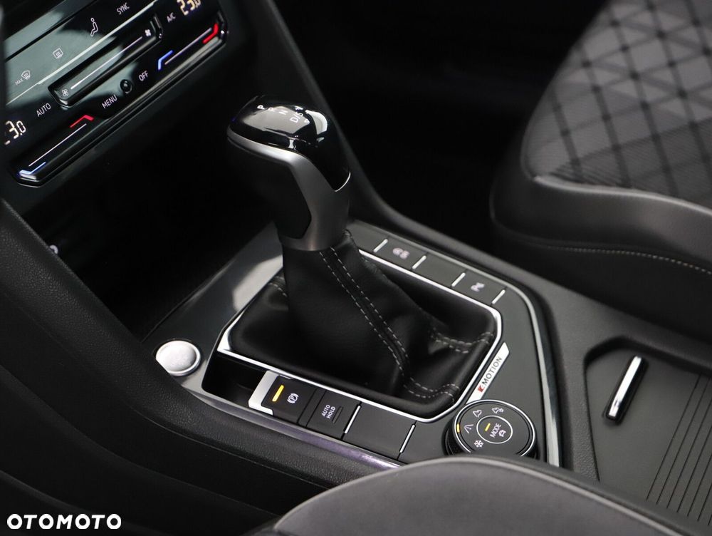 Volkswagen Tiguan - 11