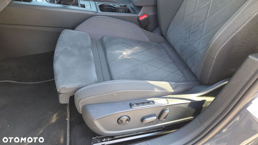 Volkswagen Golf - 25