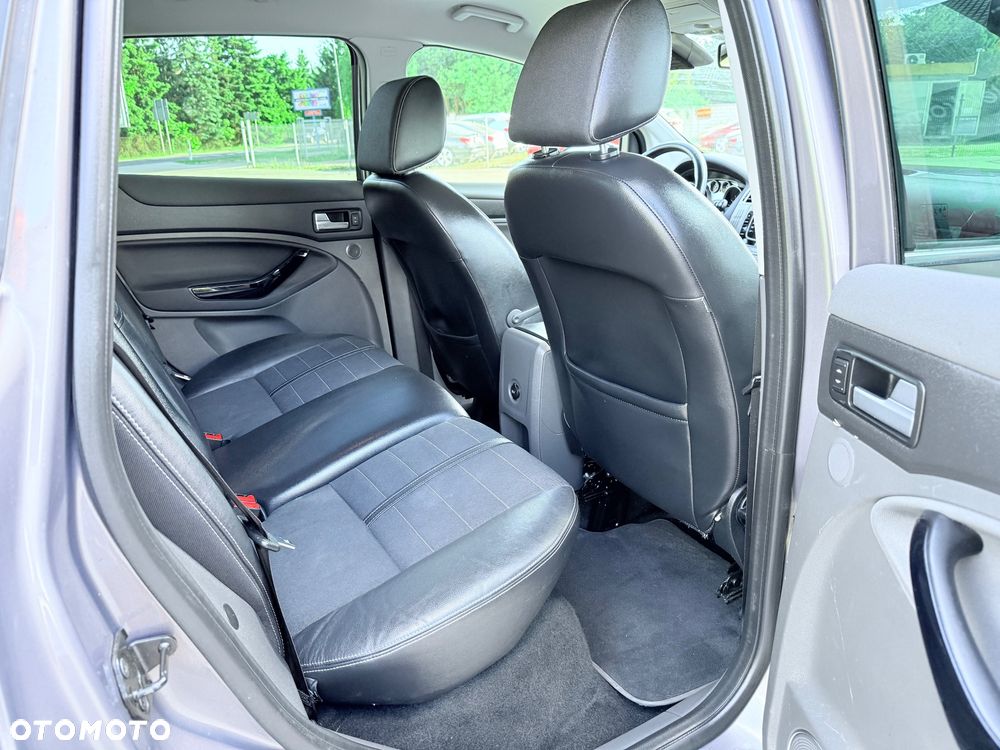 Ford Kuga 2.0 TDCi 4x4 Titanium - 16
