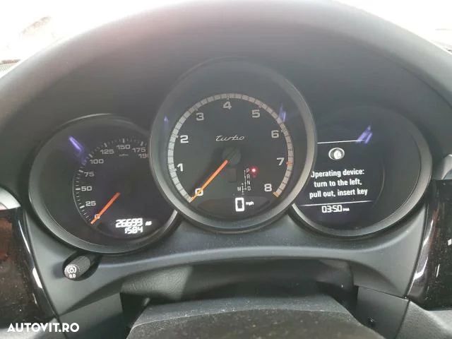 Porsche Macan Turbo PDK - 11