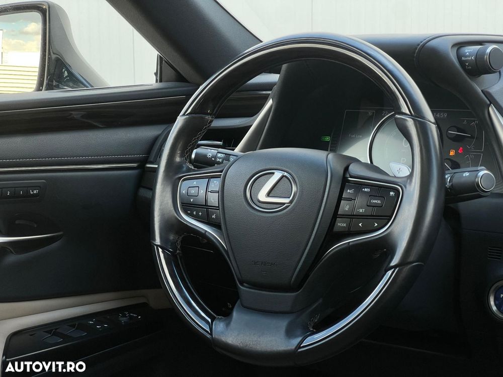 Lexus Seria ES 300h Executive Line - 11