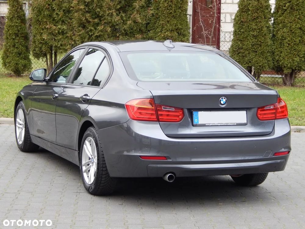 BMW Seria 3 320d Blue Performance Luxury Line - 4