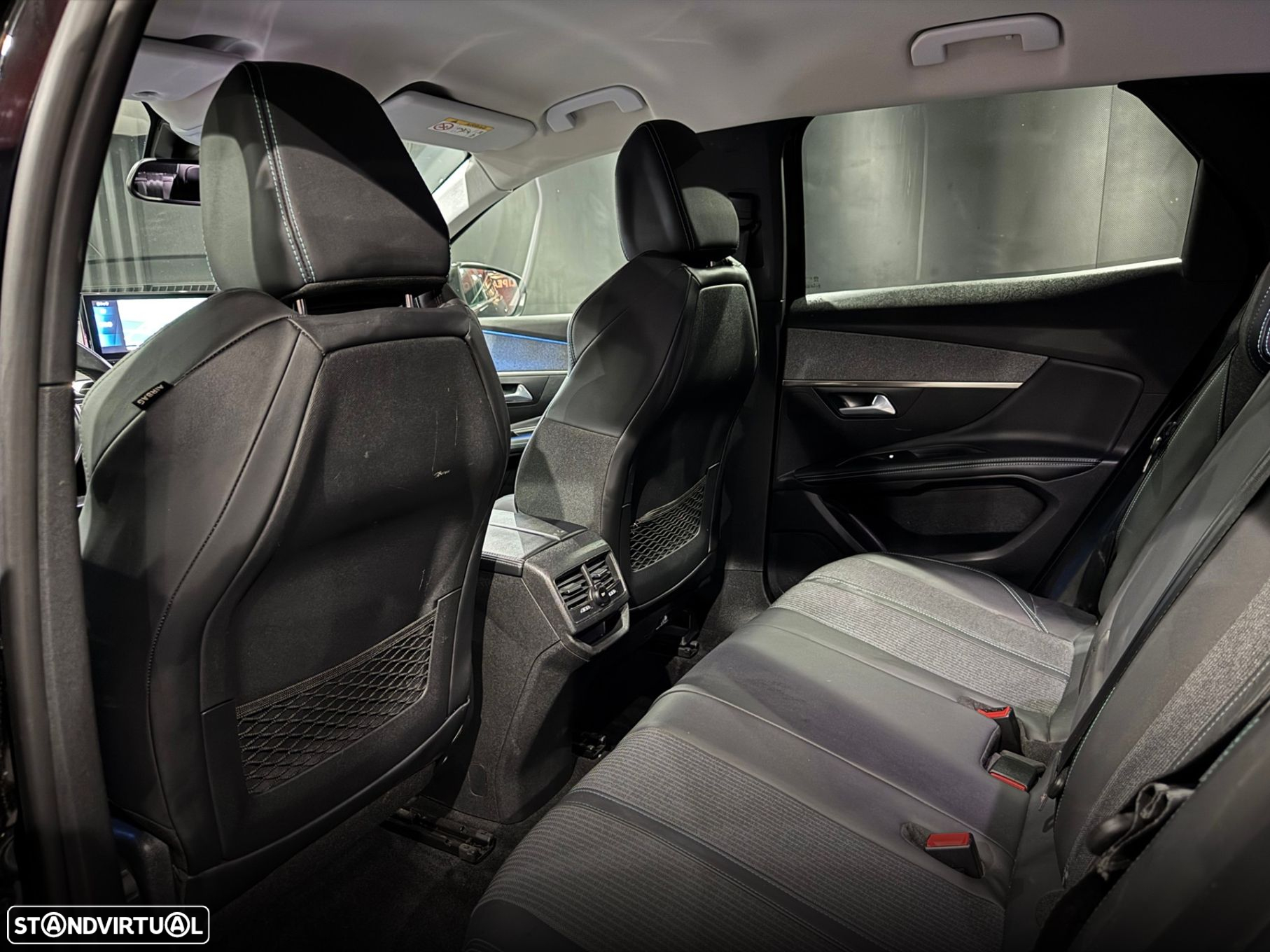 Peugeot 3008 1.5 BlueHDi Allure Pack EAT8 - 29