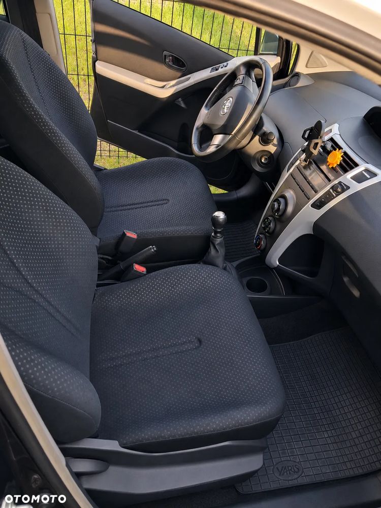 Toyota Yaris - 9