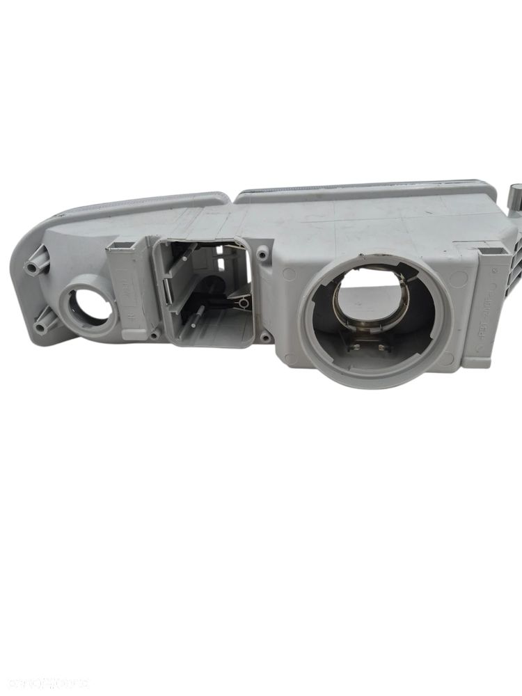 HALOGEN PRAWY Z KIERUNKOWSKAZEM BIAŁY MAN TGA TGL - 3