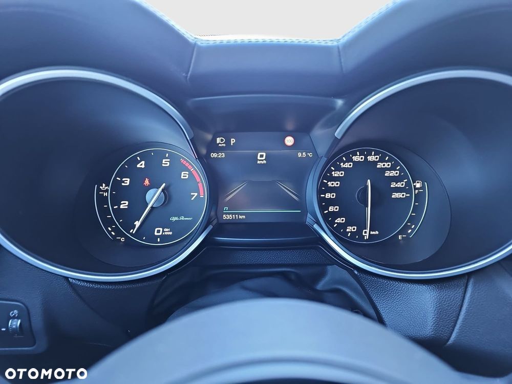 Alfa Romeo Stelvio - 24