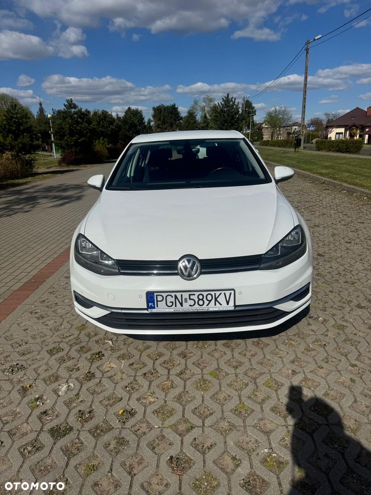 Volkswagen Golf - 6