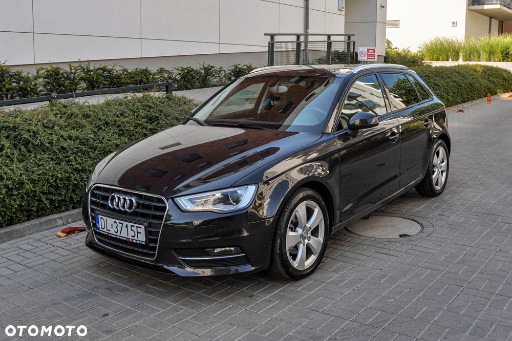 Audi A3 Sportback - 1
