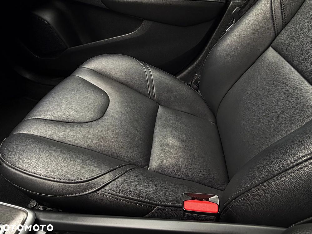 Volvo V40 D3 Summum - 29