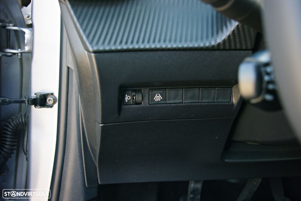 Peugeot 208 1.2 PureTech Allure - 27