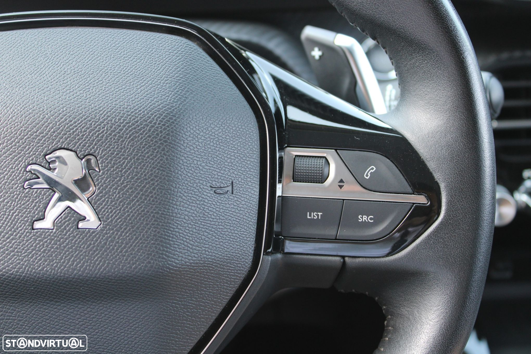 Peugeot 2008 1.2 PureTech Allure Pack EAT8 - 20