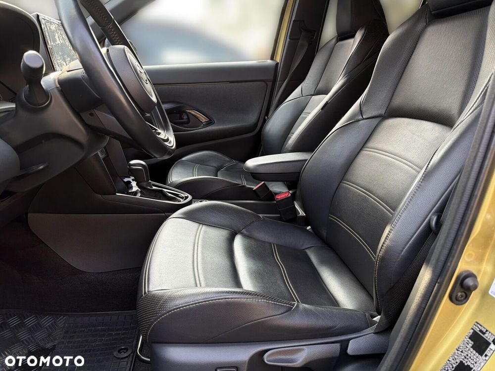 Toyota Yaris Cross Hybrid 1.5 Premiere Edition 4x4 - 23