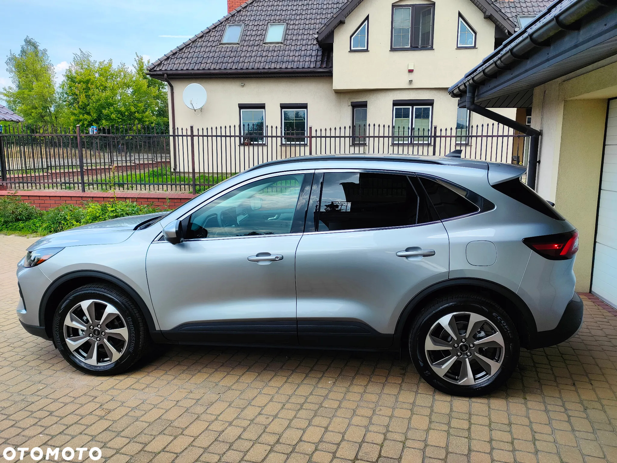 Ford Kuga - 4