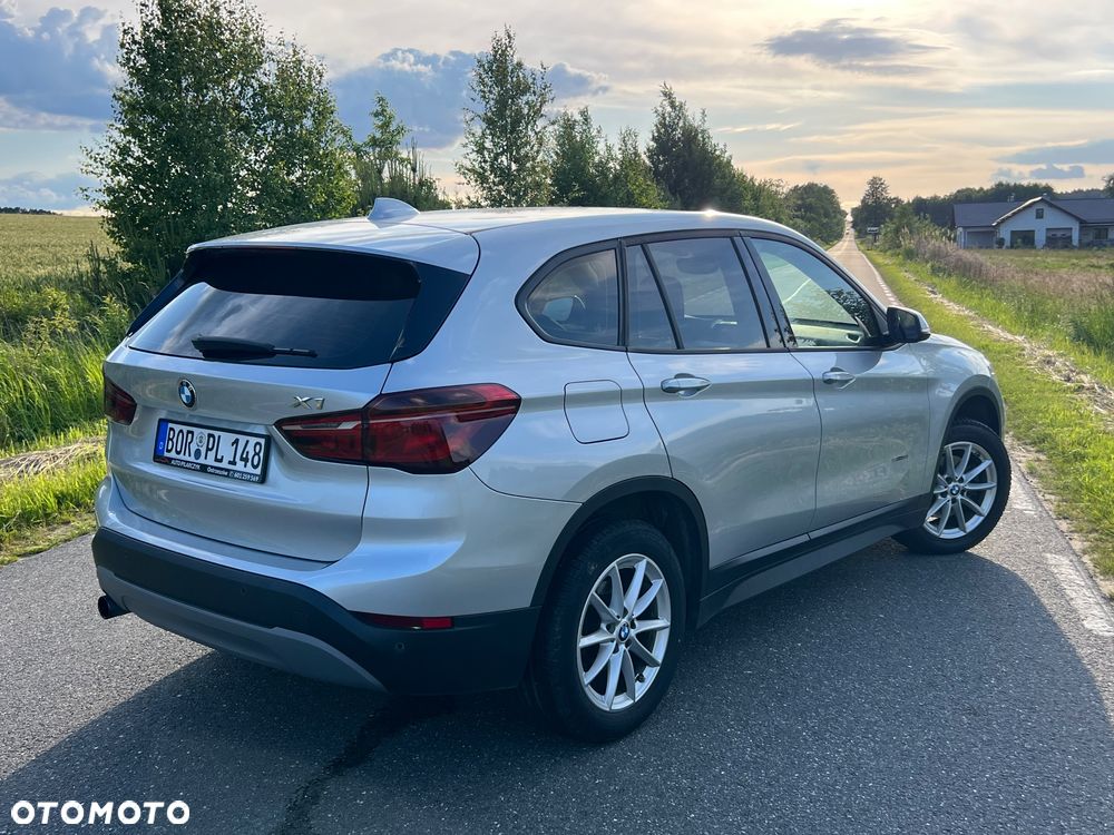 BMW X1 sDrive18i Sport Line - 10