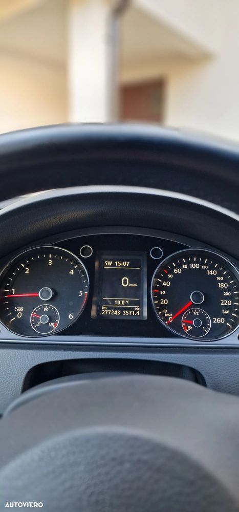 Volkswagen Passat - 13