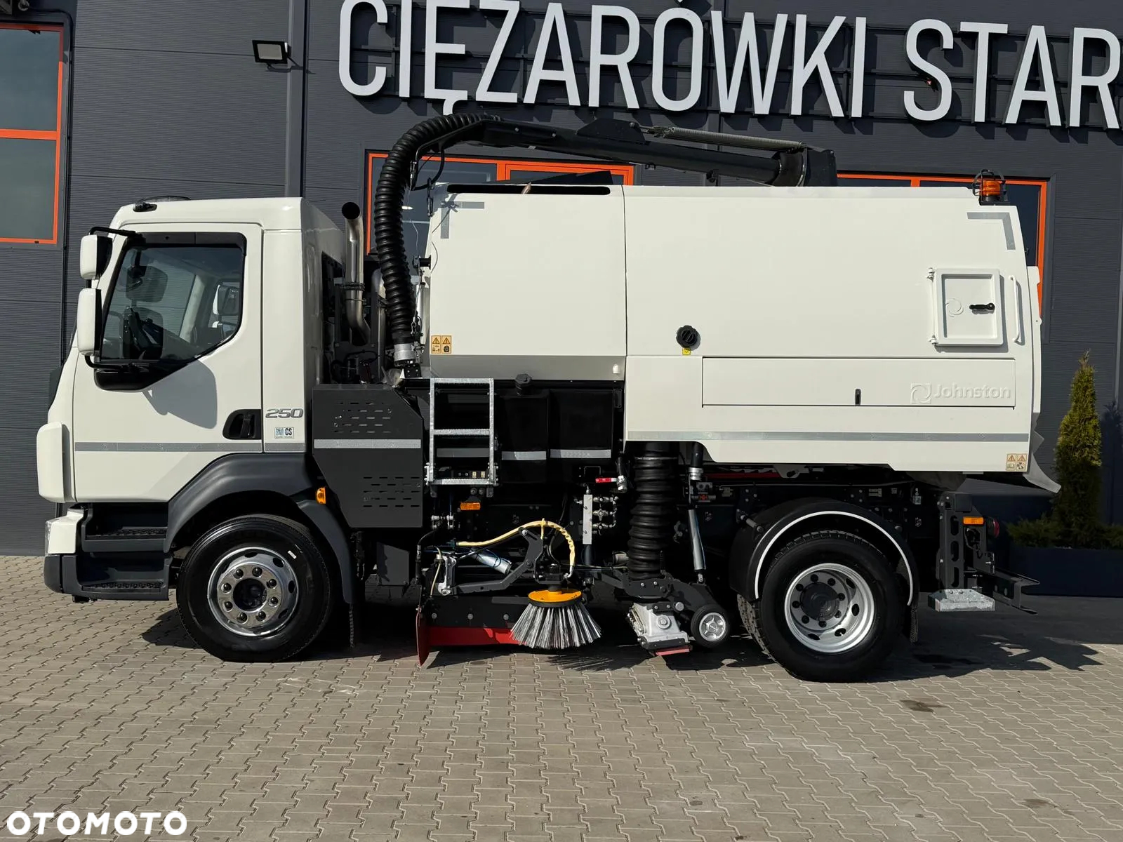 Volvo VOLVO FL 15.250 Euro 6 // zamiatarka dwustronna JOHNSTON VT652 - 6