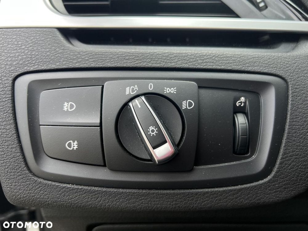 BMW X1 sDrive18i - 26