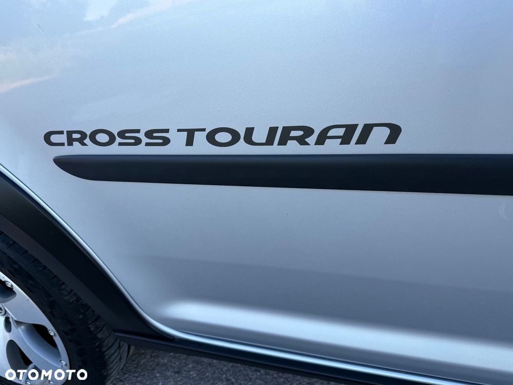 Volkswagen Touran 2.0 TDI DPF Cross - 25
