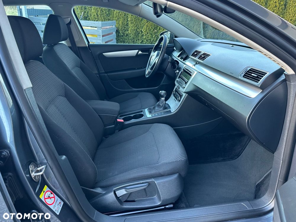 Volkswagen Passat - 26