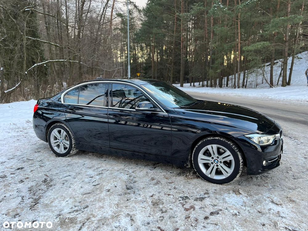 BMW Seria 3 330i Sport Line - 4