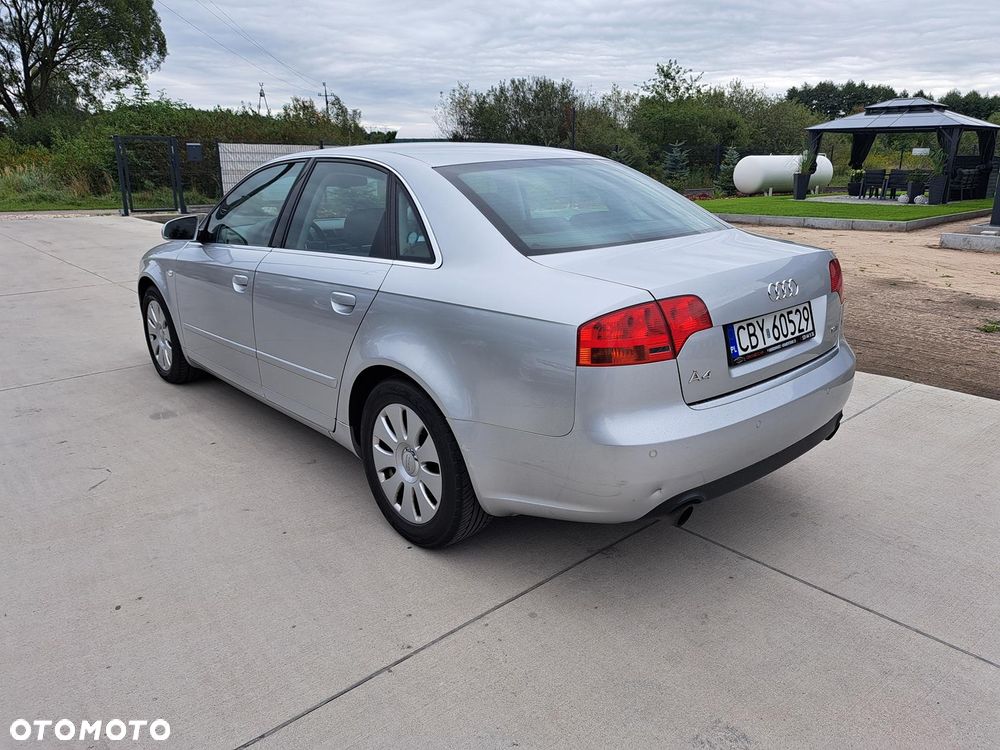 Audi A4 Limousine - 6