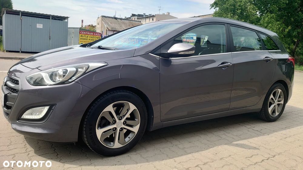 Hyundai i30 blue Kombi 1.6 GDi Passion - 2