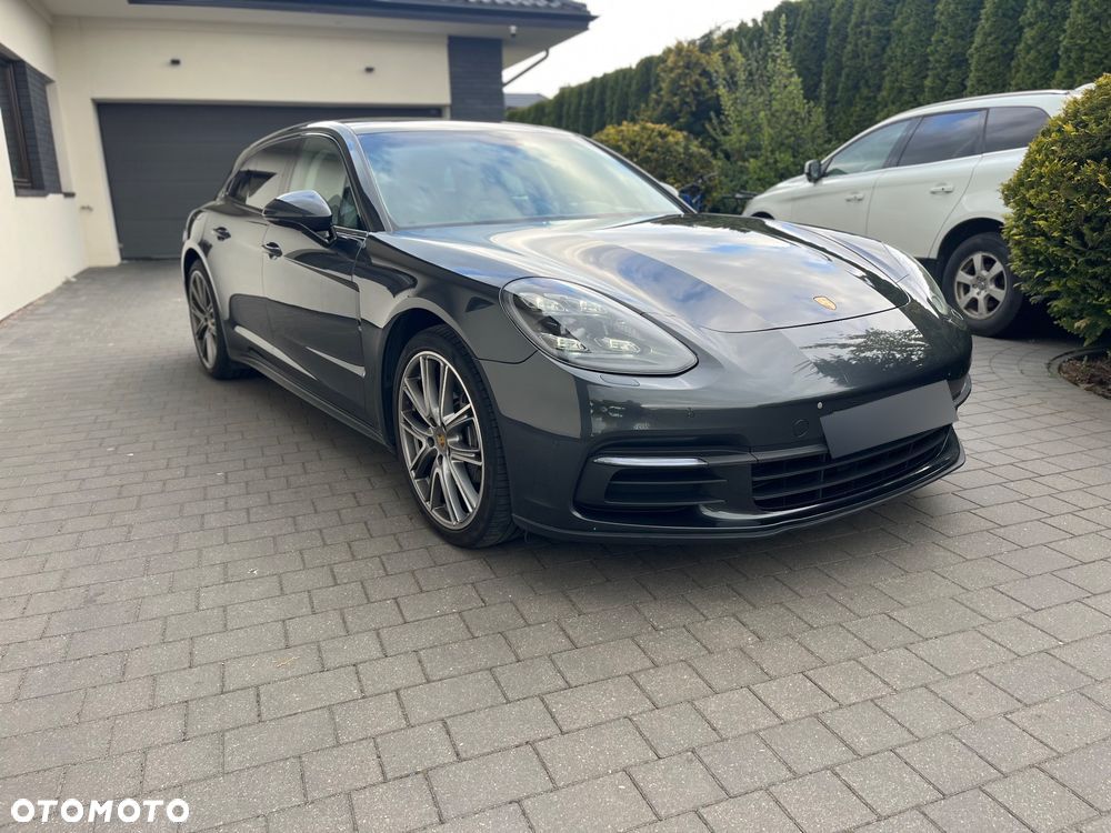 Porsche Panamera 4 Sport Turismo - 13