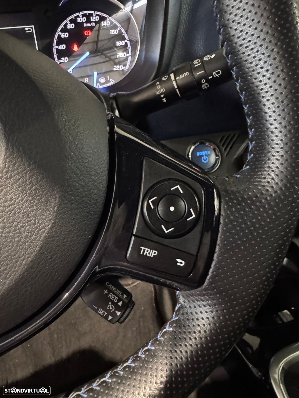 Toyota Yaris 1.5 HSD Exclusive+P.Luxury - 44